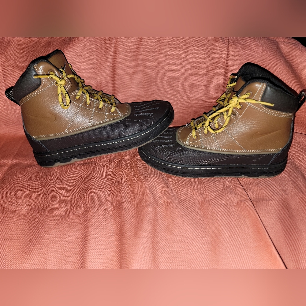 Nike ACG Woodside Boots 3y Brown Youth Unisex 415079-200 like new worn 1x inside - Picture 9 of 11